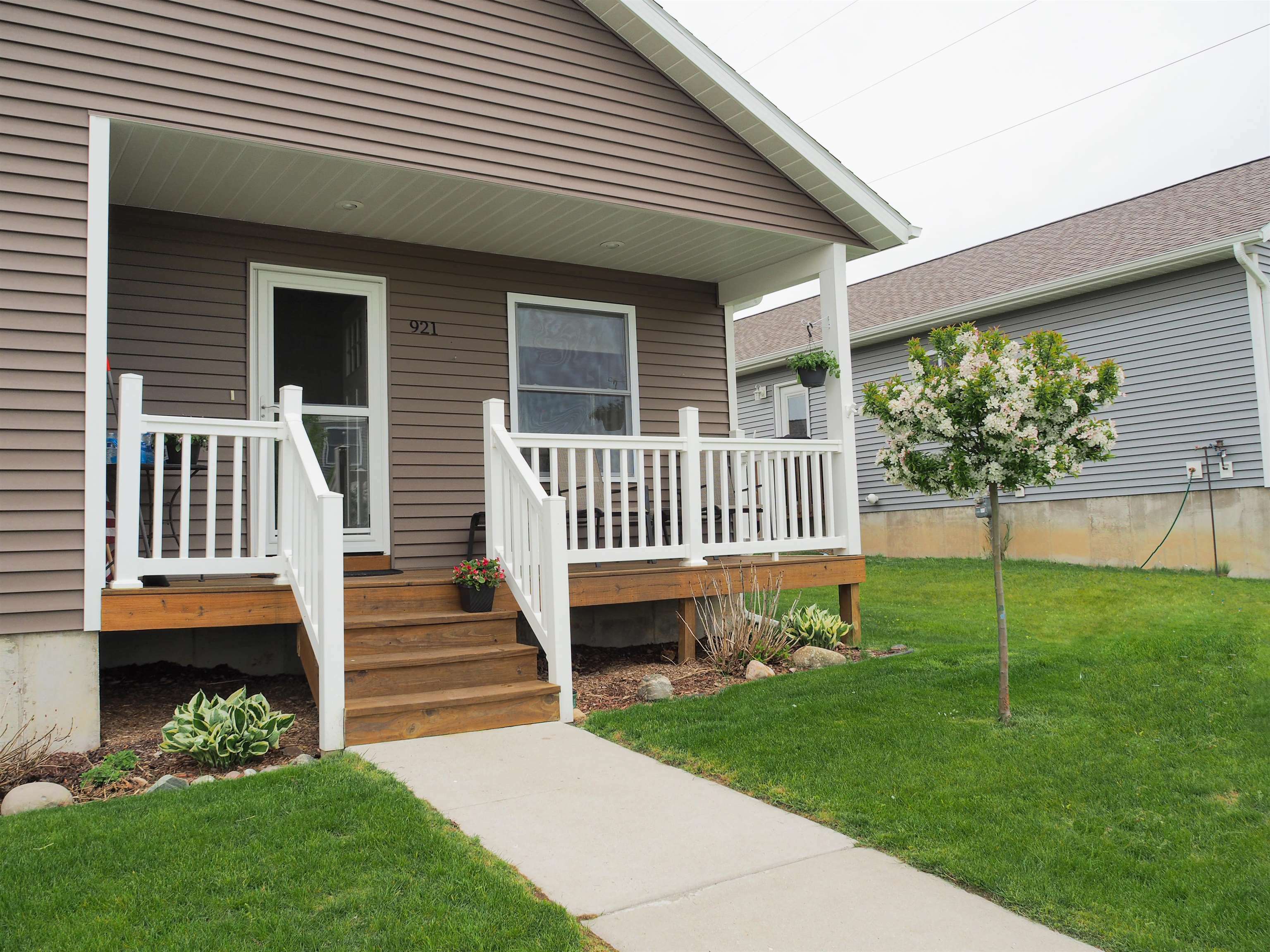 Property Photo:  921 Cobalt Street 48  MI 49696 