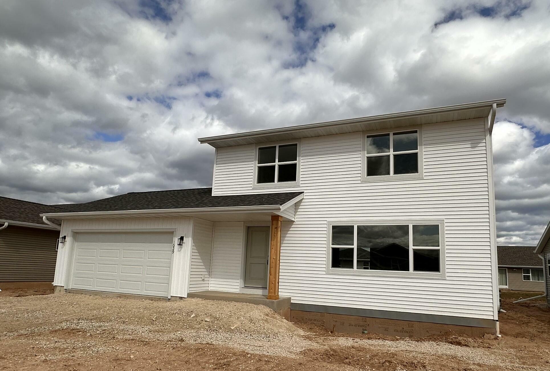 Property Photo: 1029 McNish Ct WI 53085