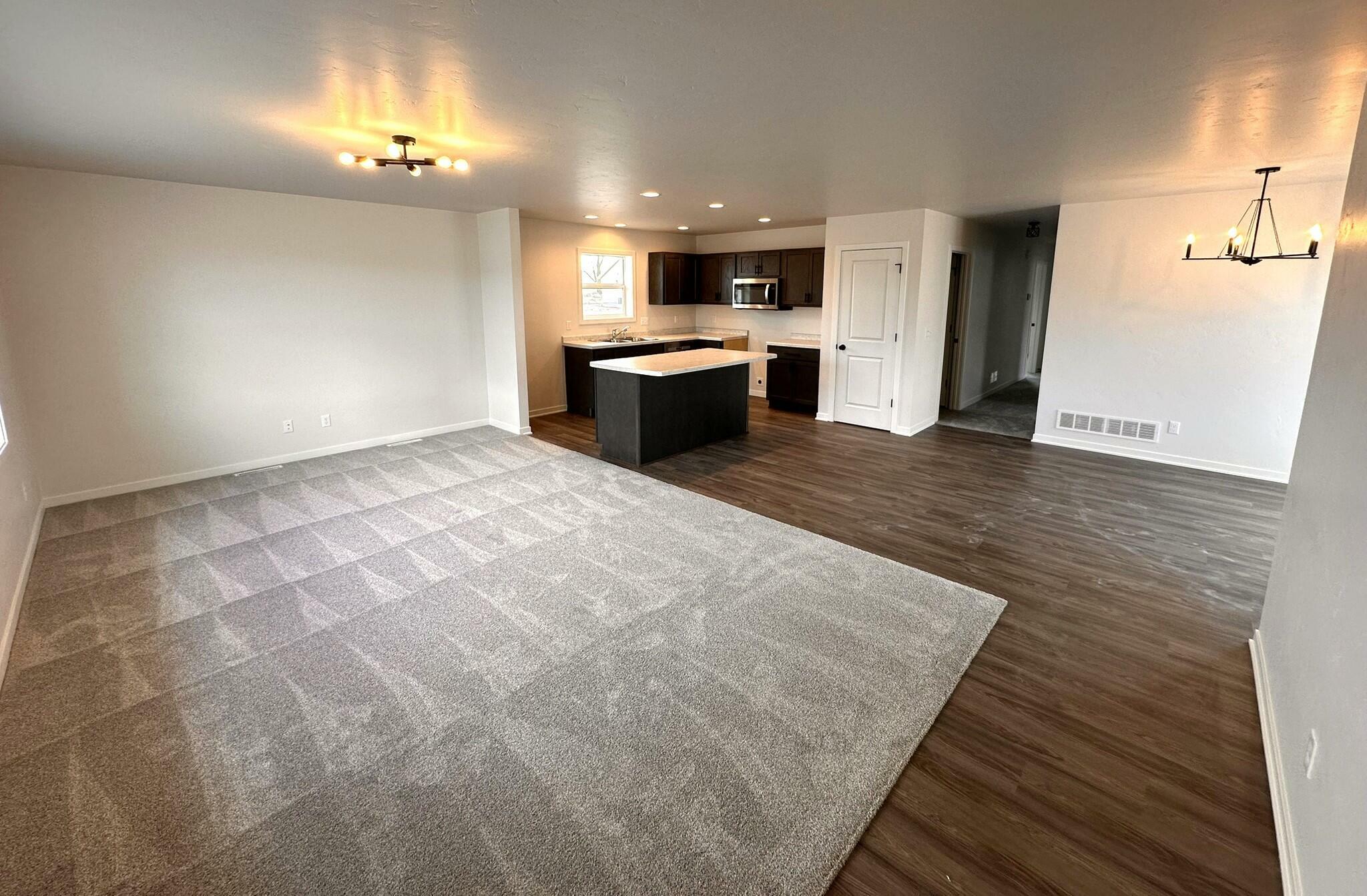 Property Photo: 1012 McNish Ct WI 53085