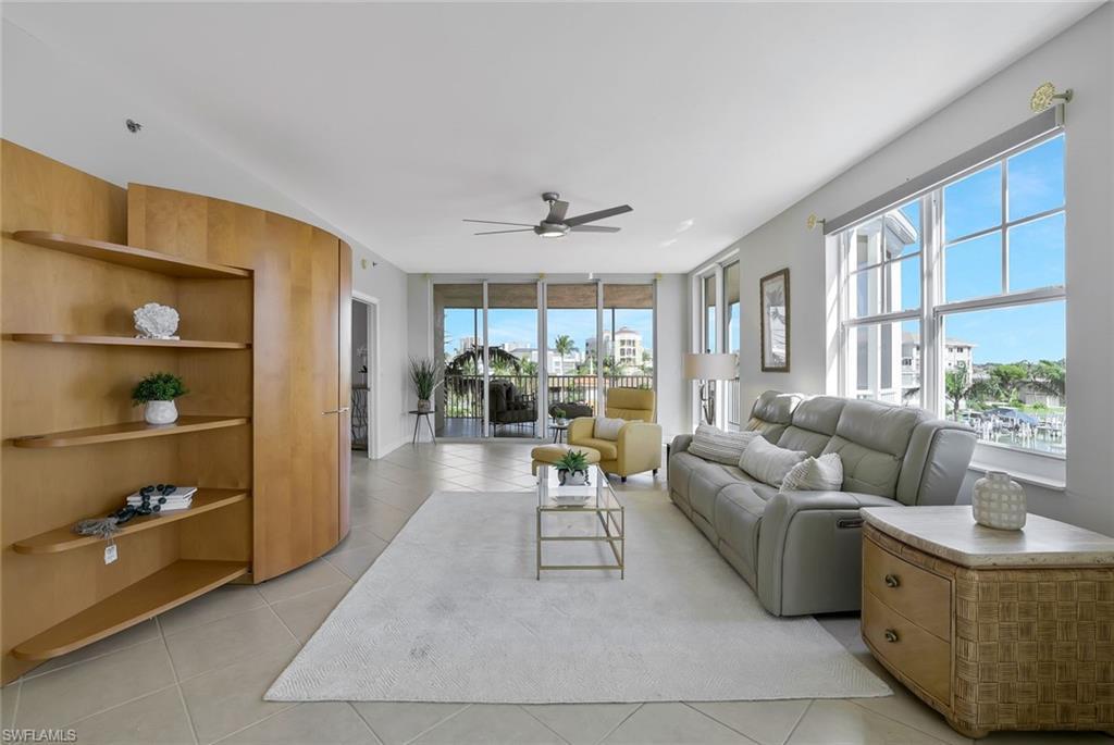 Property Photo: 1141 Swallow Ave 4-402 FL 34145