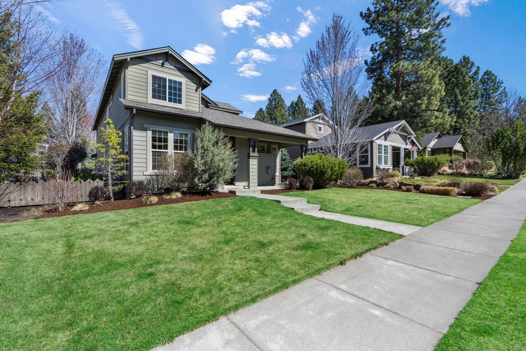 Property Photo: 61425 Davis Lake Loop OR 97702