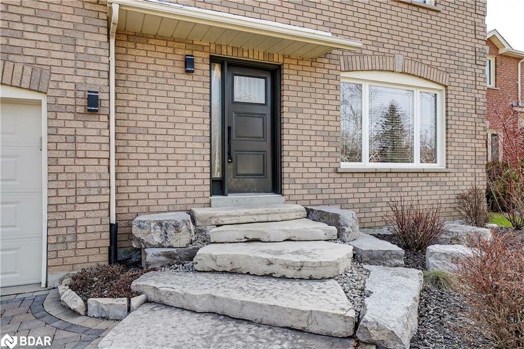 Property Photo: 124 Brown Street ON L4N 7V7
