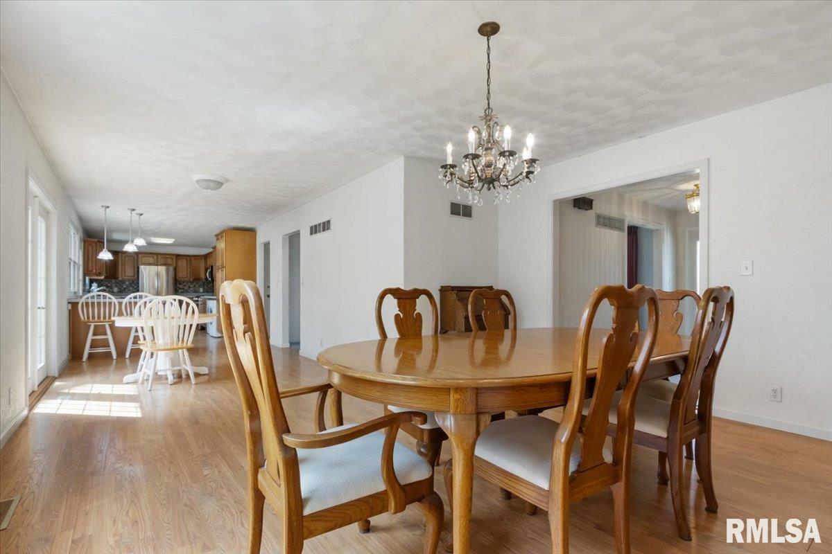 Property Photo: 1390 Riggert Road IL 61548