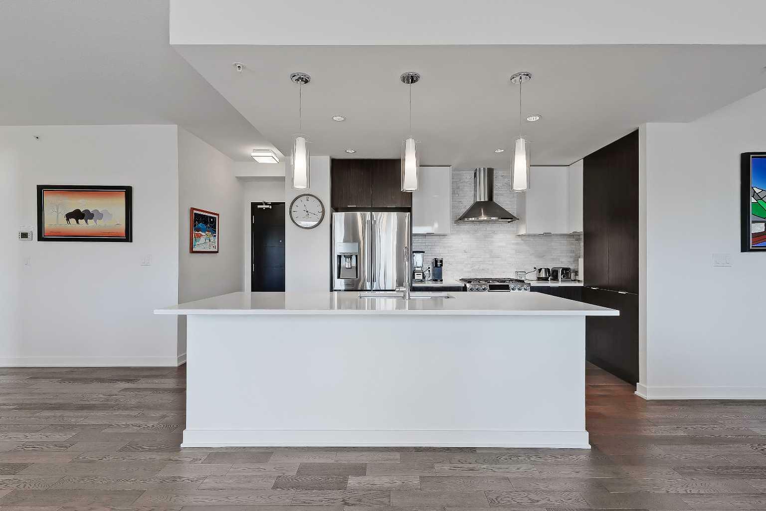 Property Photo:  930 6 Avenue SW 3404  AB T2P 1J3 