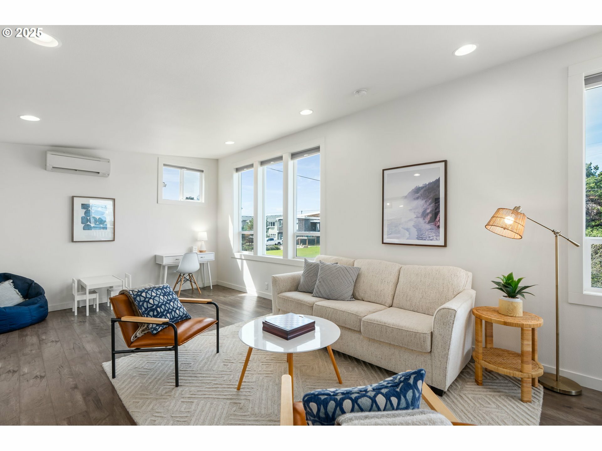 Property Photo: 26105 Beach Dr OR 97136