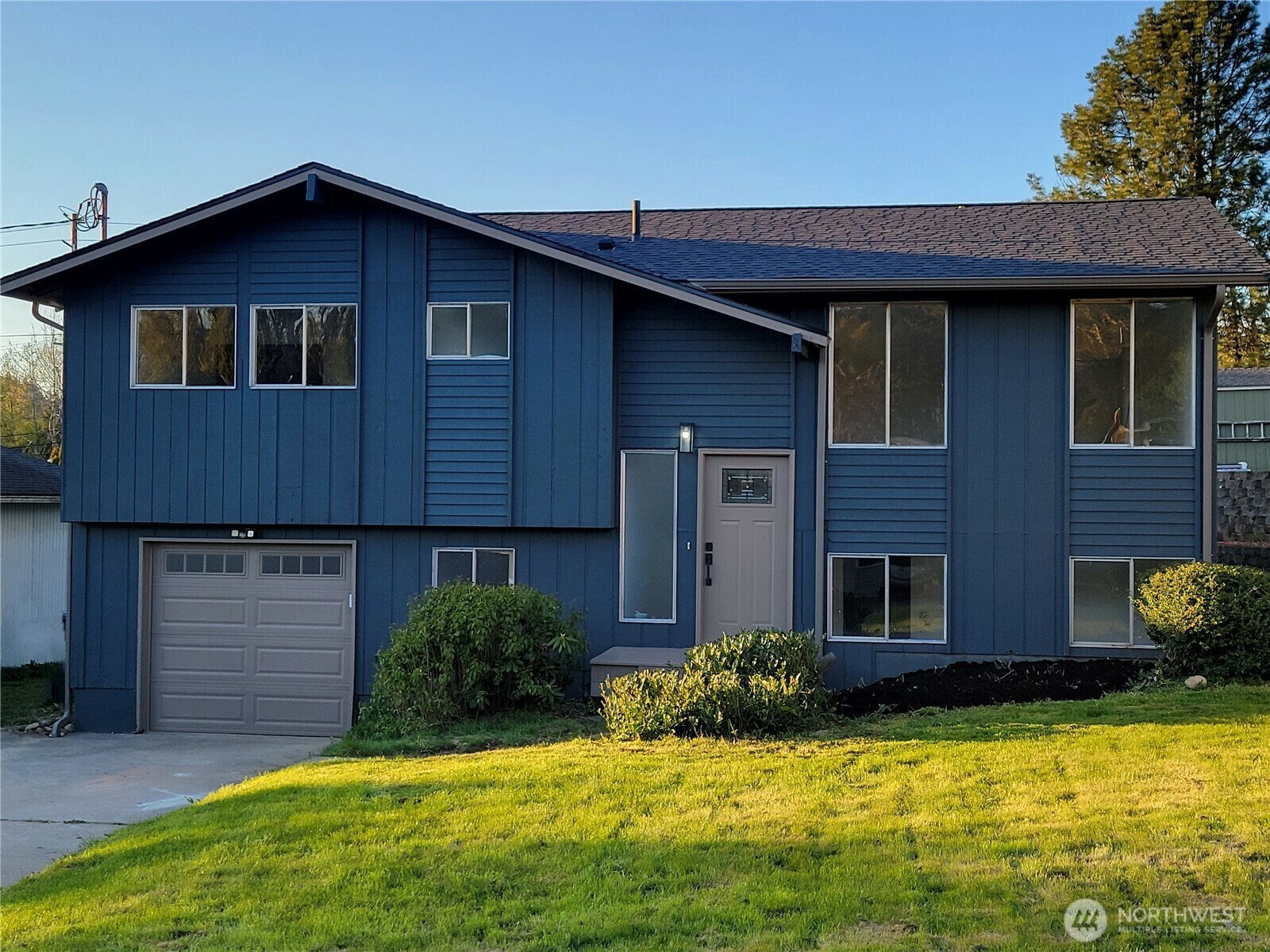 2915  Wilson Avenue  Bellingham WA 98225 photo