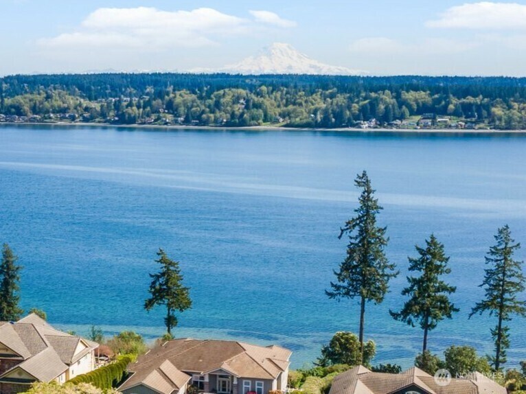 Property Photo: 12402 98th Avenue Ct NW WA 98329