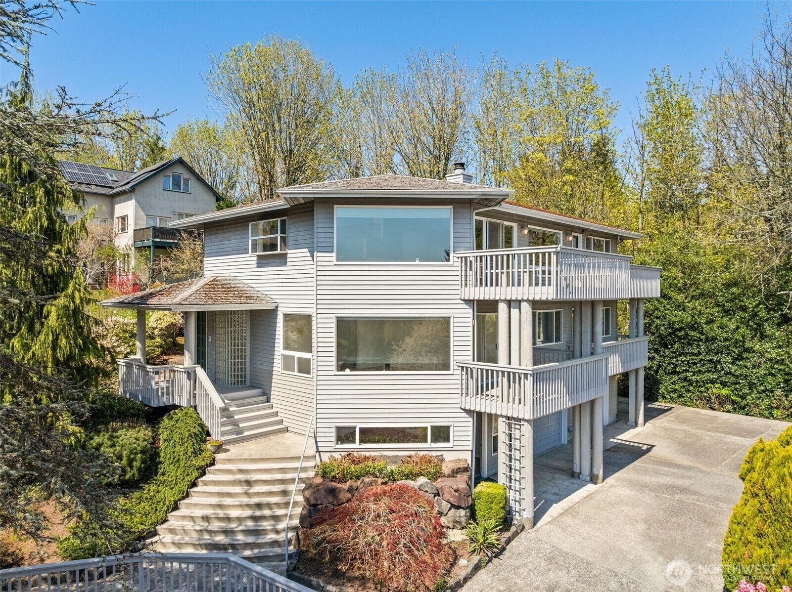 19749  53rd Avenue NE  Lake Forest Park WA 98155 photo