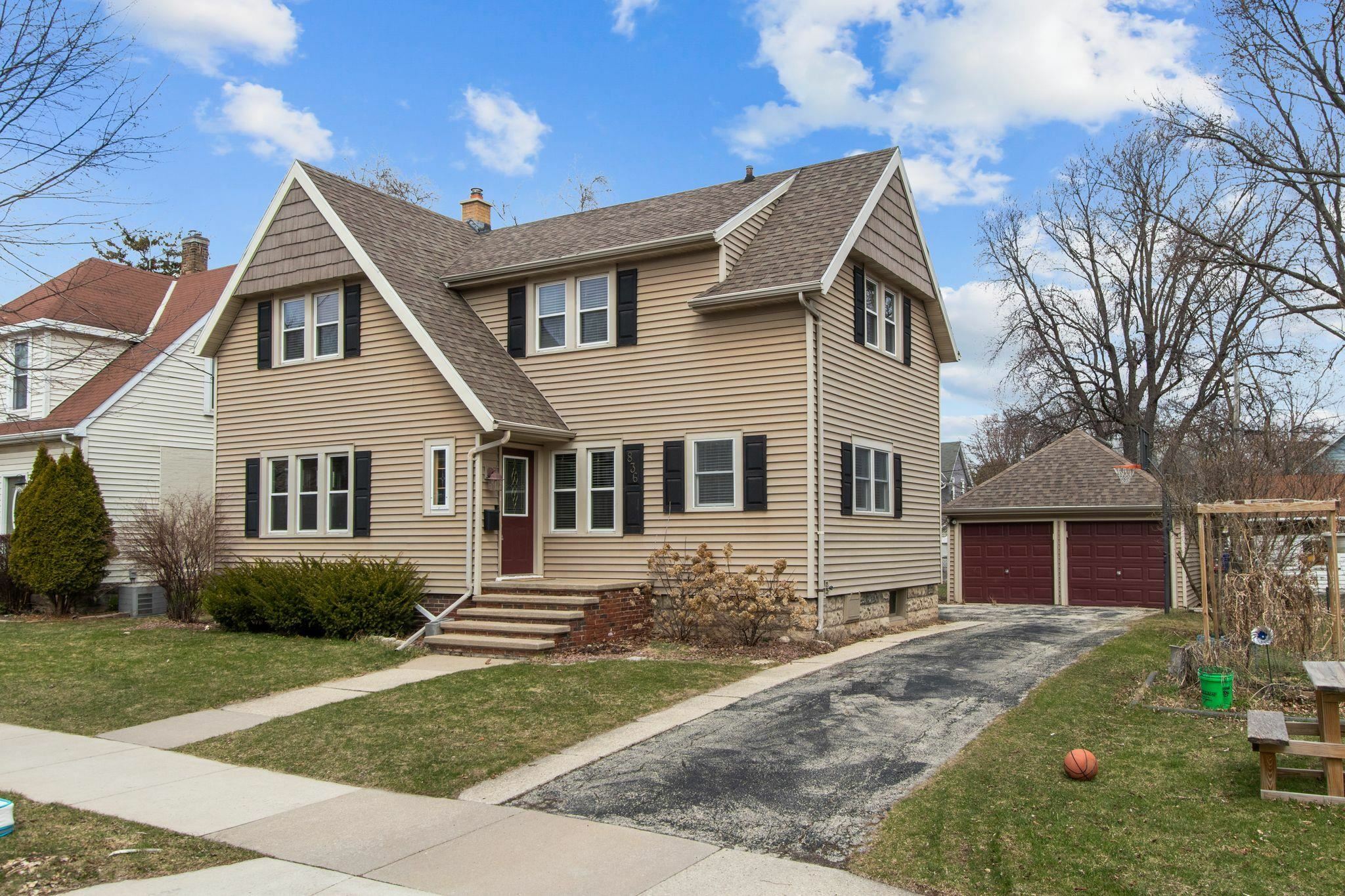 Property Photo: 836 E Hancock Street WI 54911