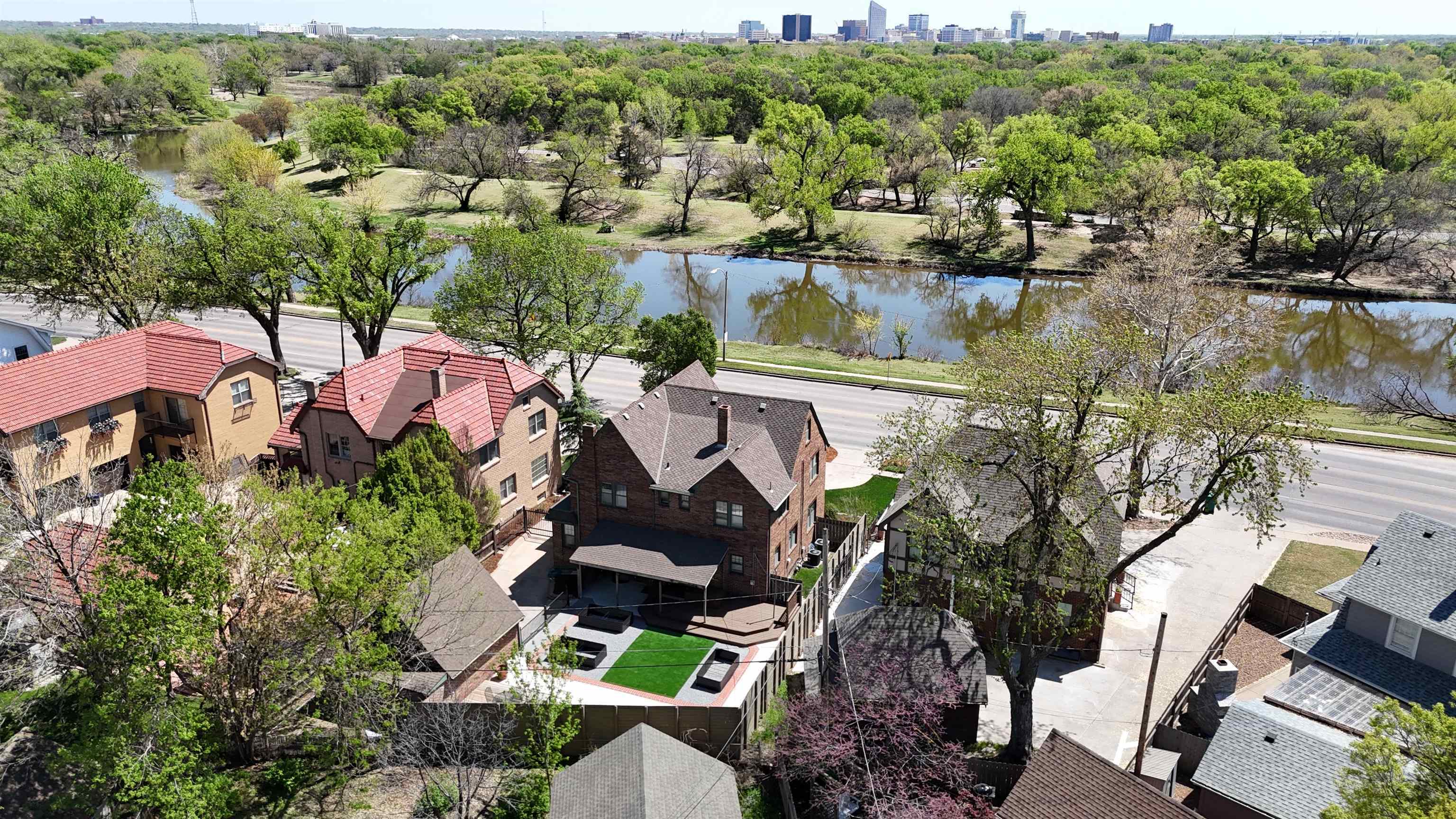Property Photo:  1536 W 13th St N  KS 67203 