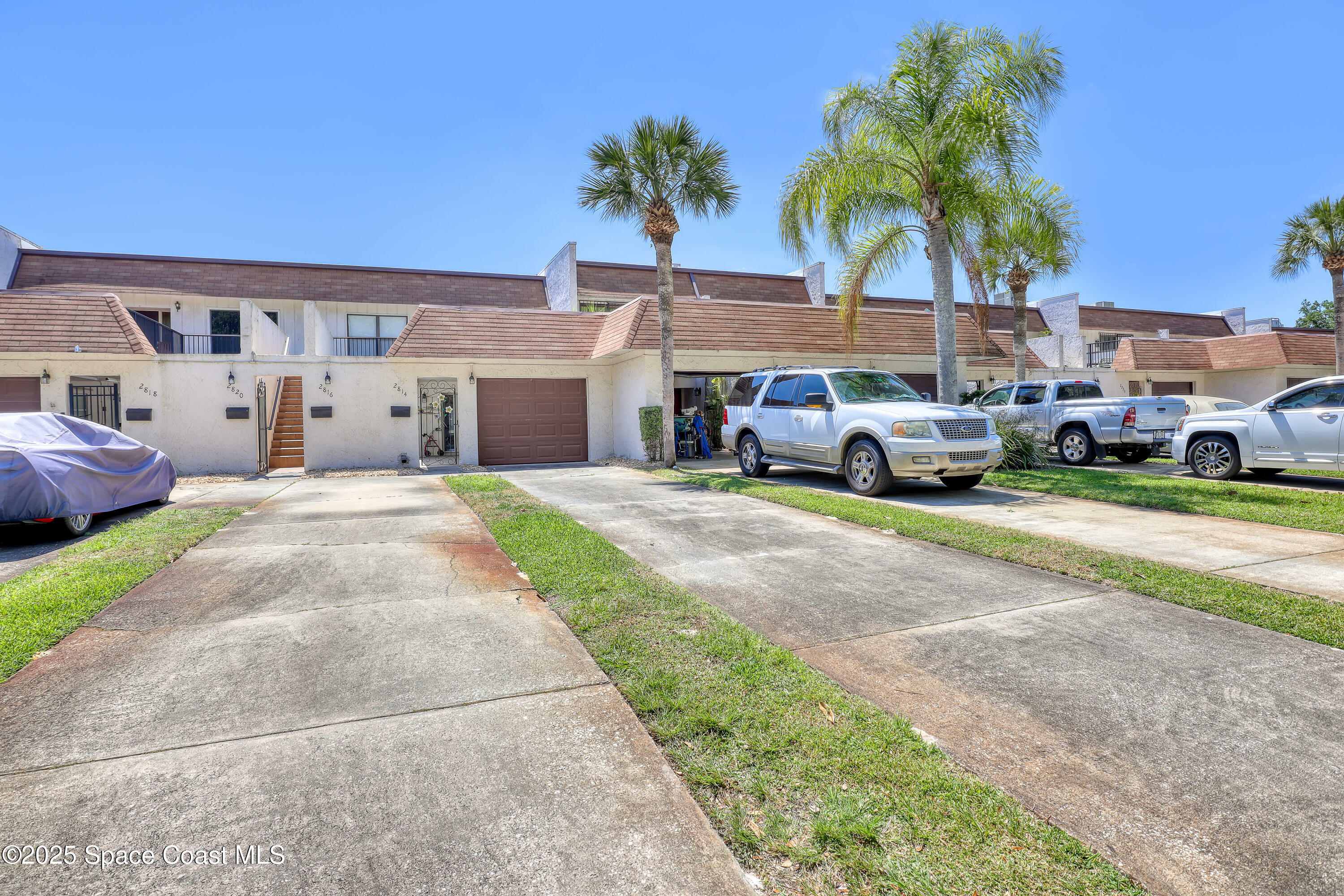 Property Photo: 2814 Demaret Drive FL 32780