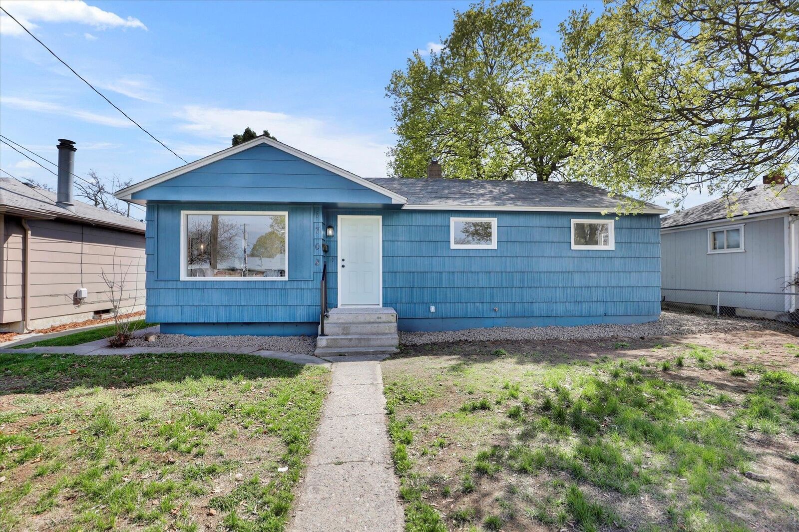 Property Photo:  1708 E Rowan Ave  WA 99207 