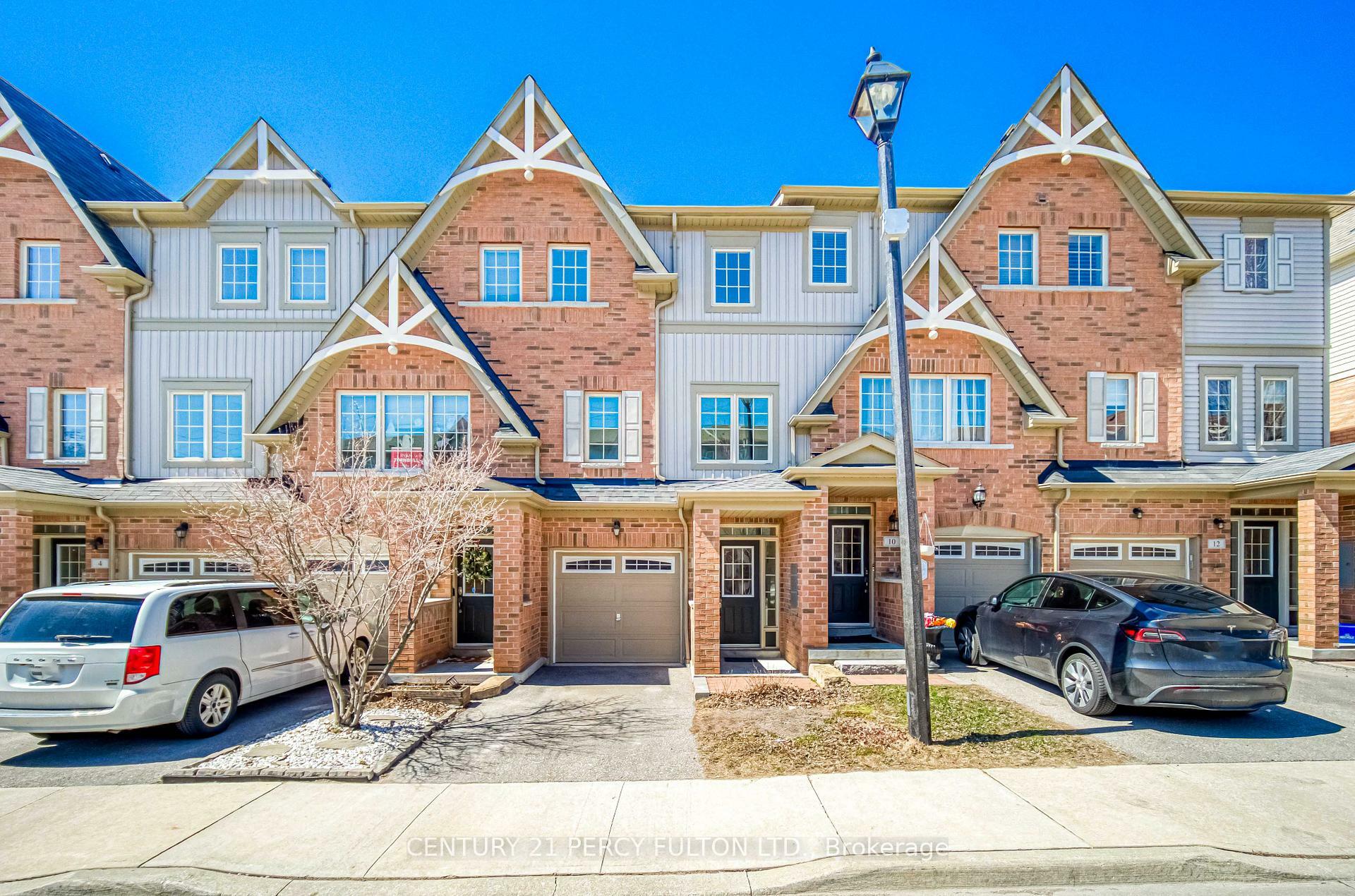 Property Photo: 8 Benjamin Way ON L1N 2K6