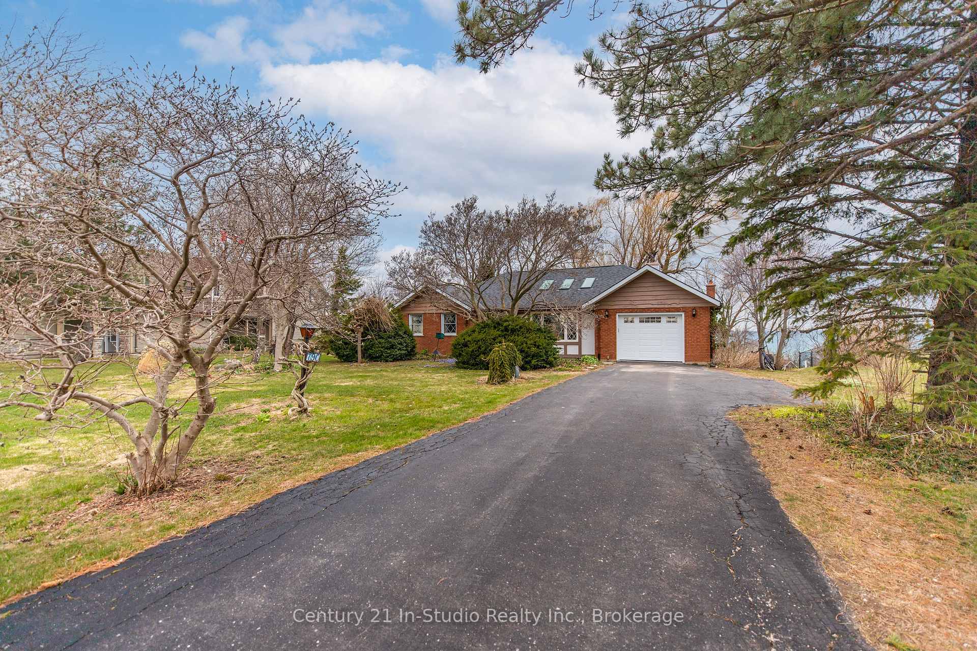 Property Photo: 790 Lake Range Drive ON N2Z 0C3