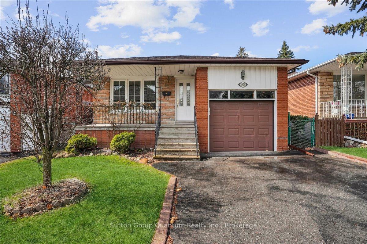 Property Photo:  1408 Northmount Avenue  ON L5E 1Y6 