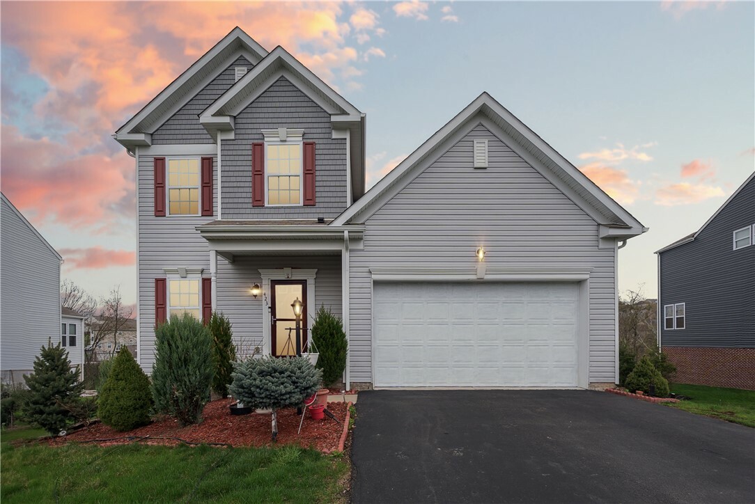 Property Photo: 423 Labrador Ln PA 15025