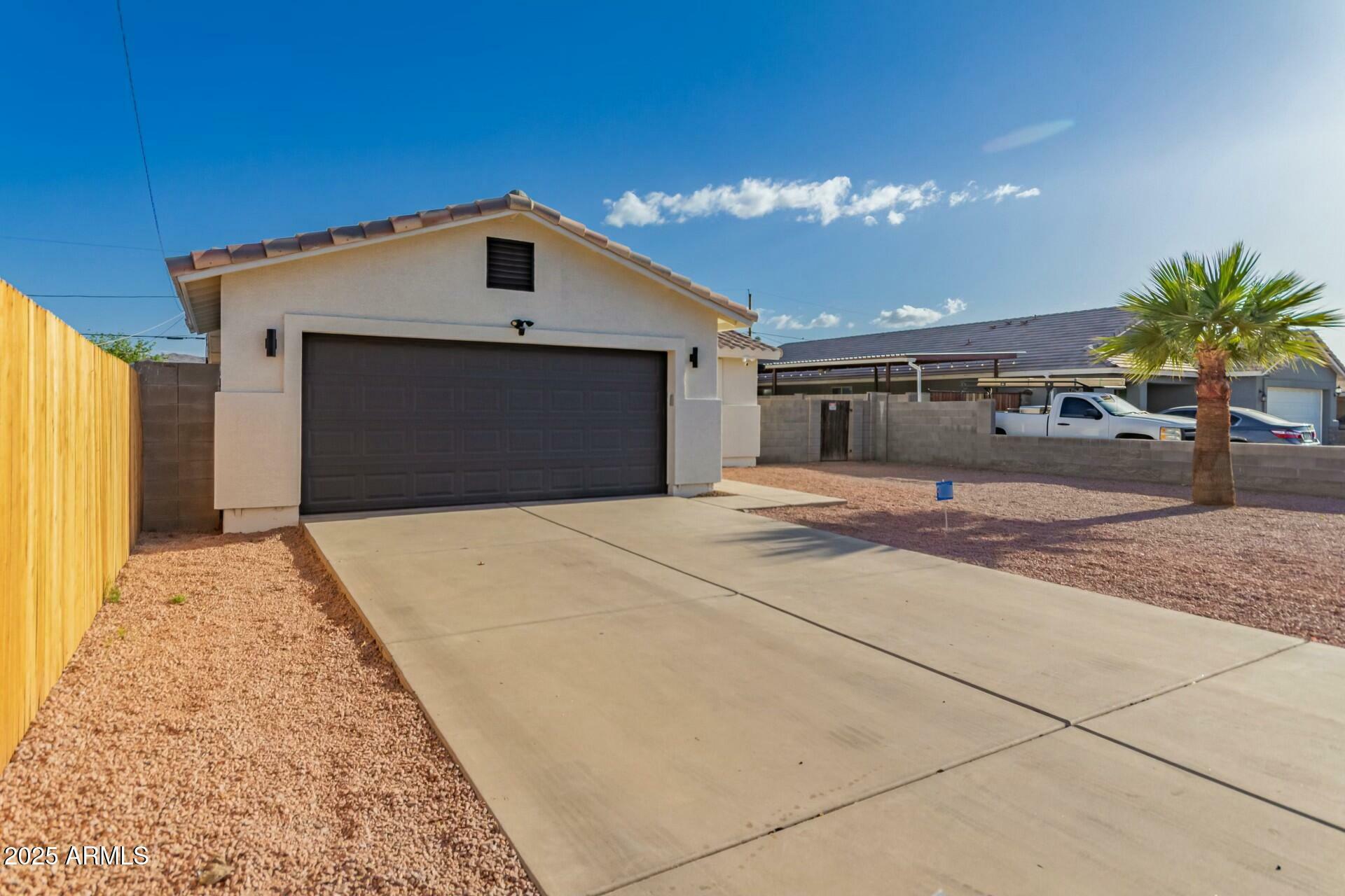 Property Photo: 2949 E Wier Avenue AZ 85040