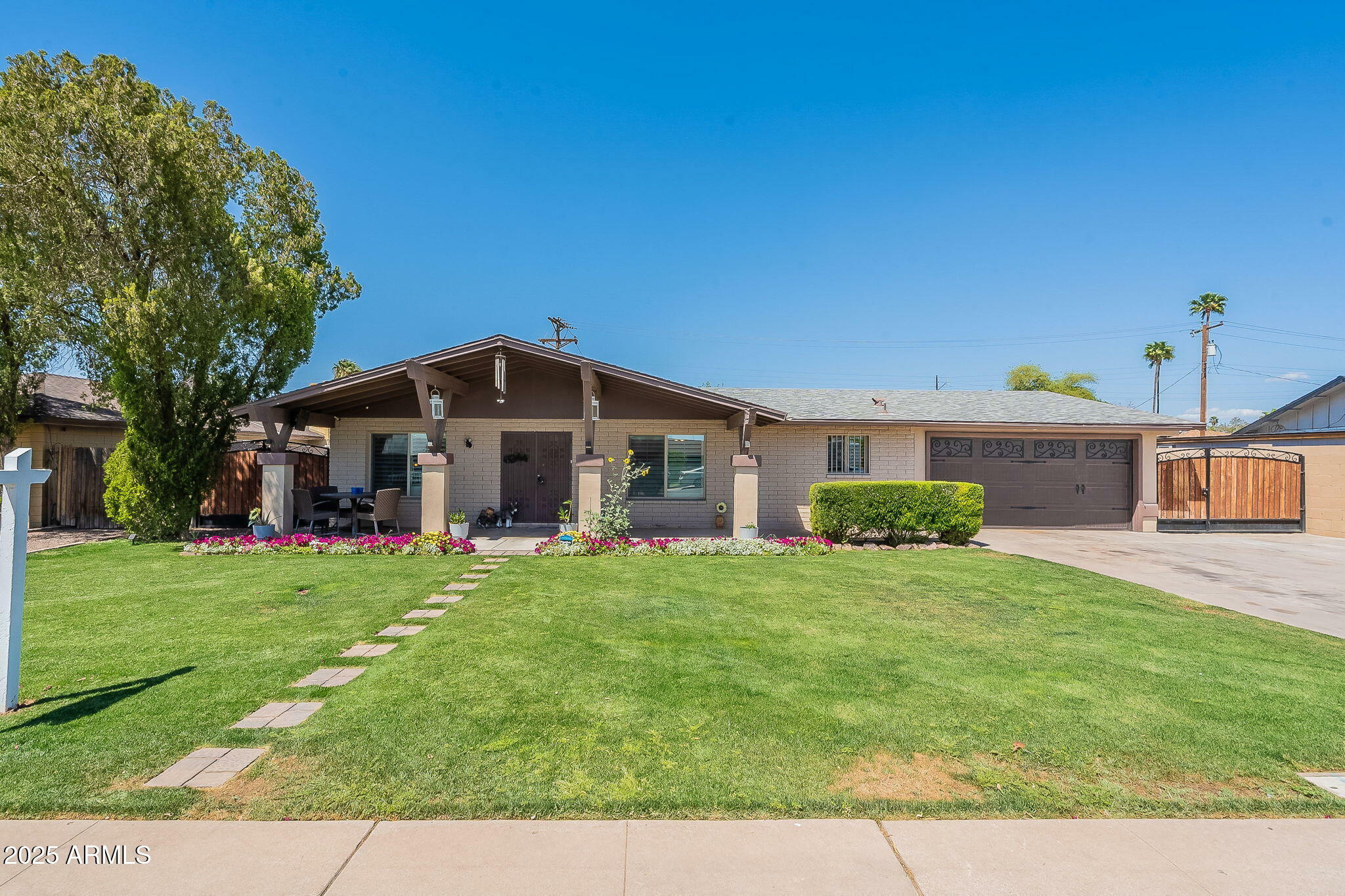 Property Photo: 6244 W Clouse Drive AZ 85033