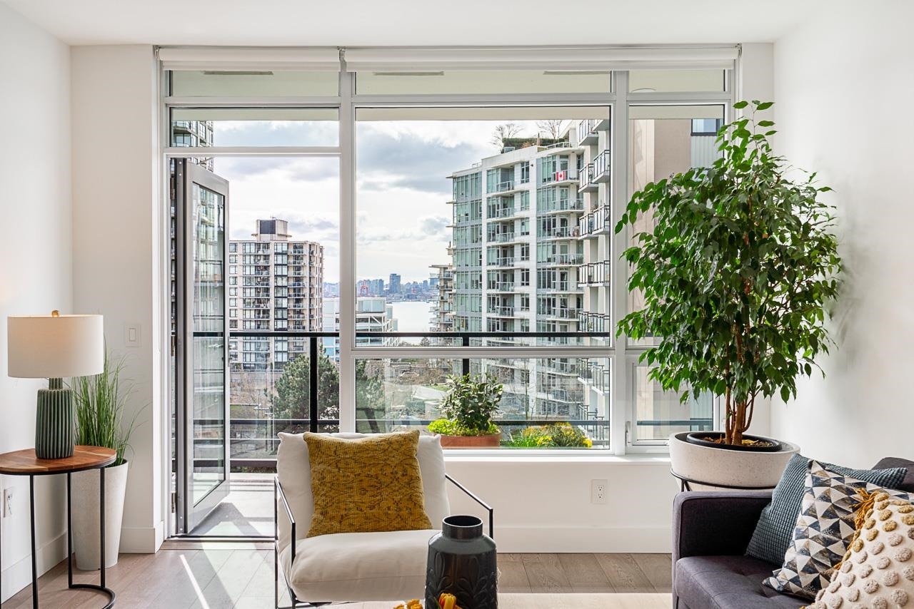 Property Photo: 177 W 3rd Street 406 BC V7M 0G5