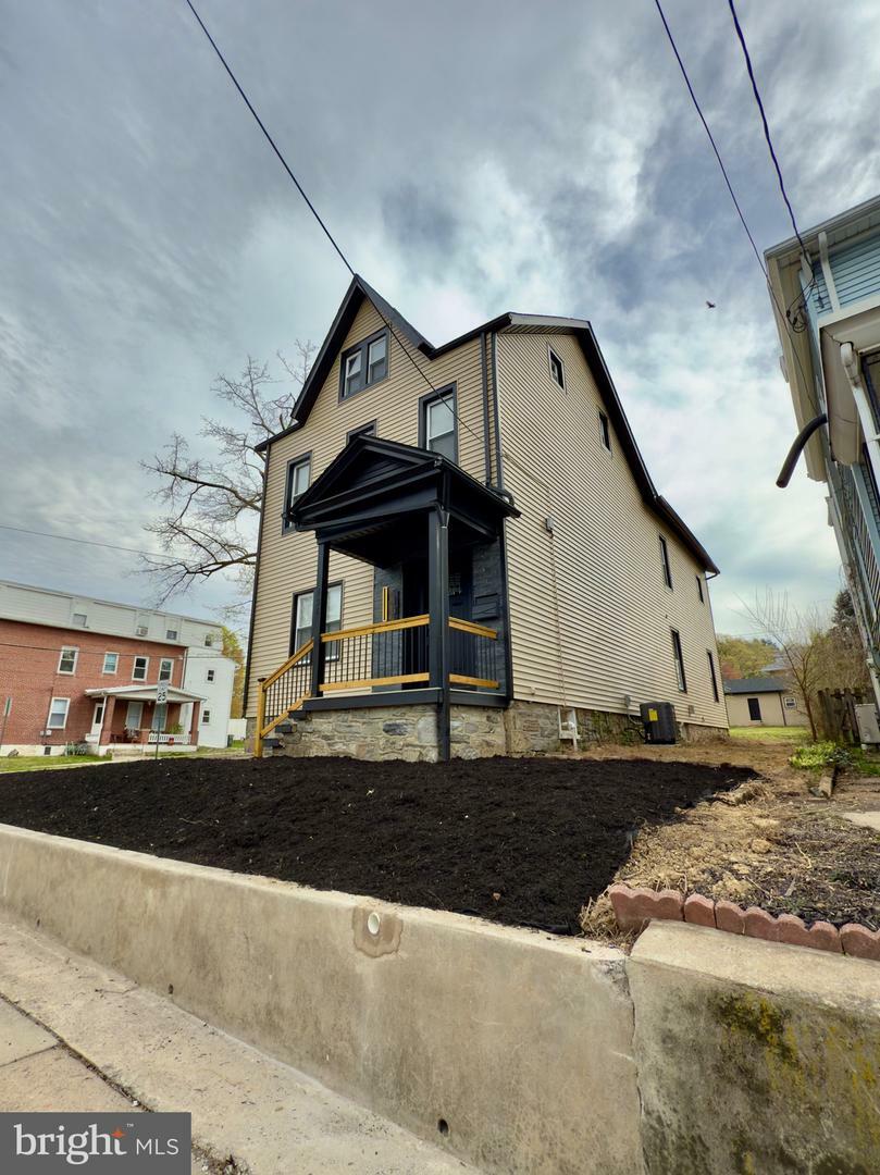 136 Philadelphia Avenue  Reading PA 19607 photo