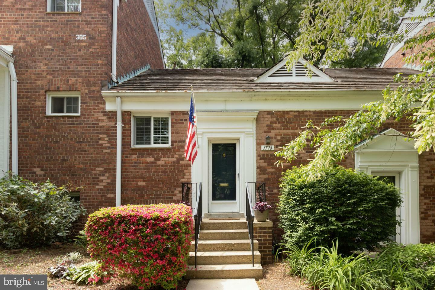Property Photo: 3578 Martha Custis Drive VA 22302