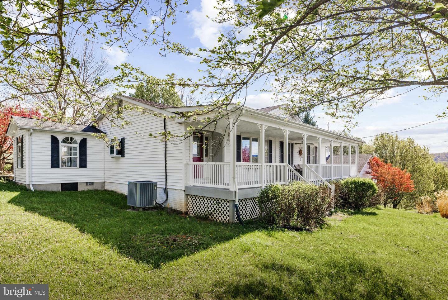 Property Photo: 1049 Laurel Grove Road VA 22602