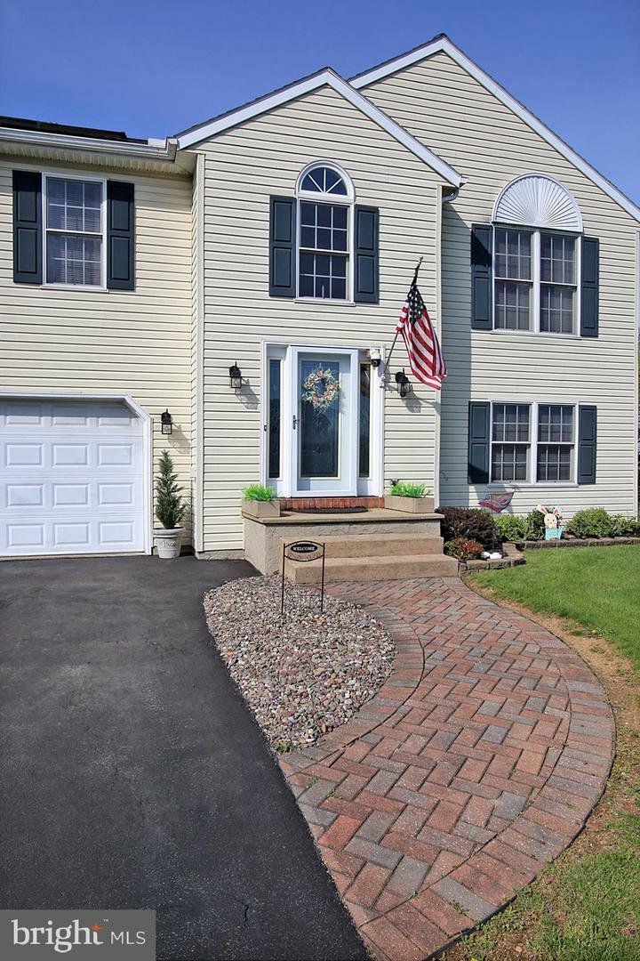 Property Photo: 4 Ladybug Lane PA 17067