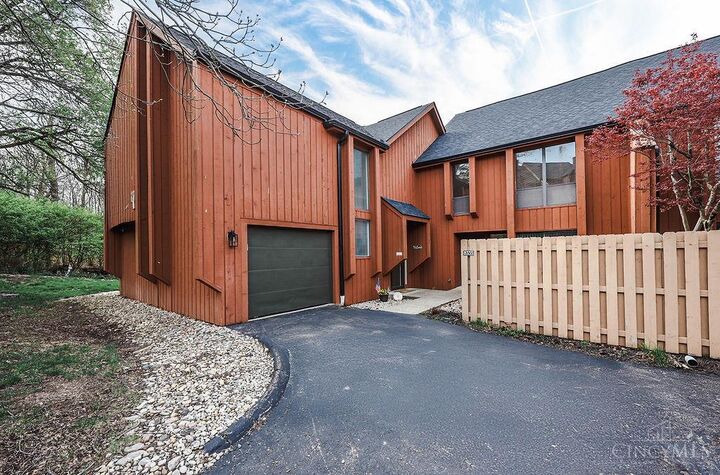 8337 Summerbridge Way  West Chester OH 45069 photo