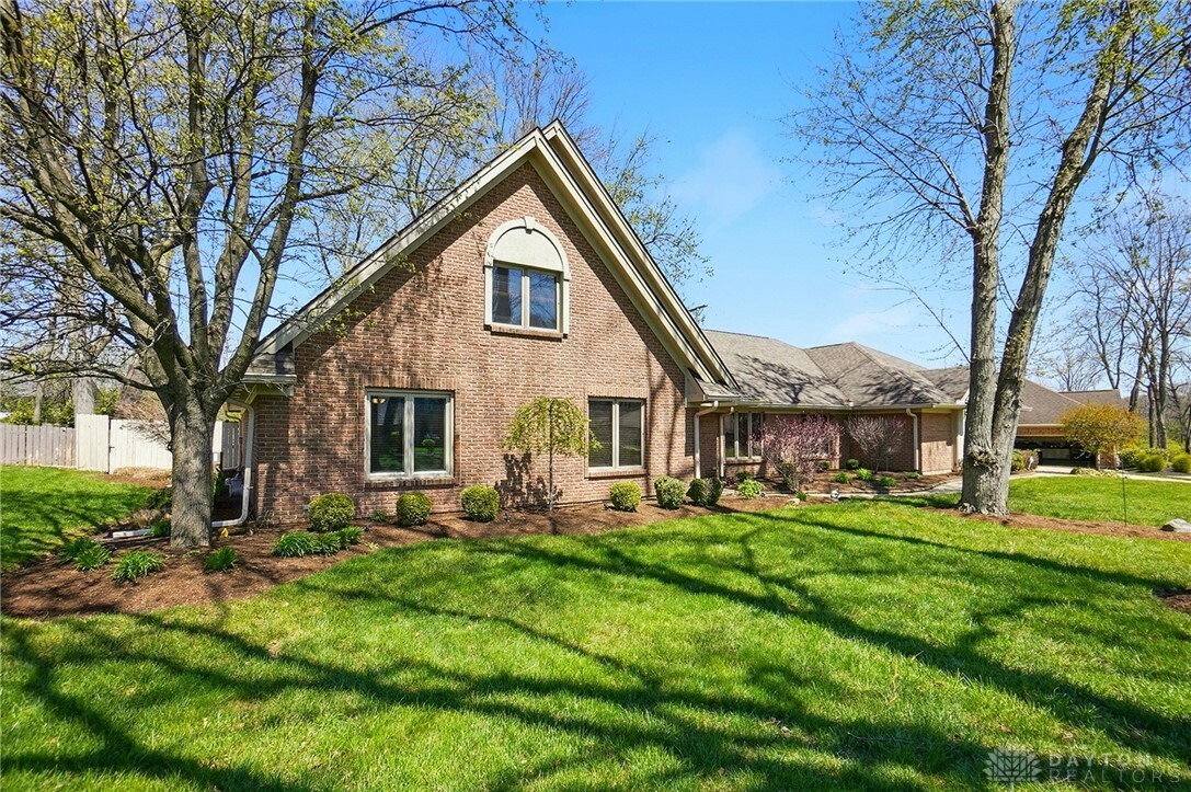Property Photo:  1399 Quaker Way  OH 45458 