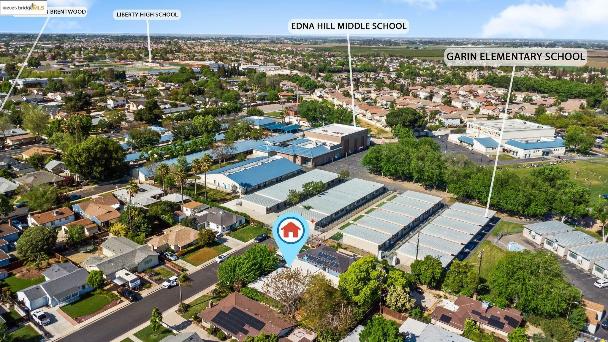 Property Photo: 220 Rolando Ave CA 94513