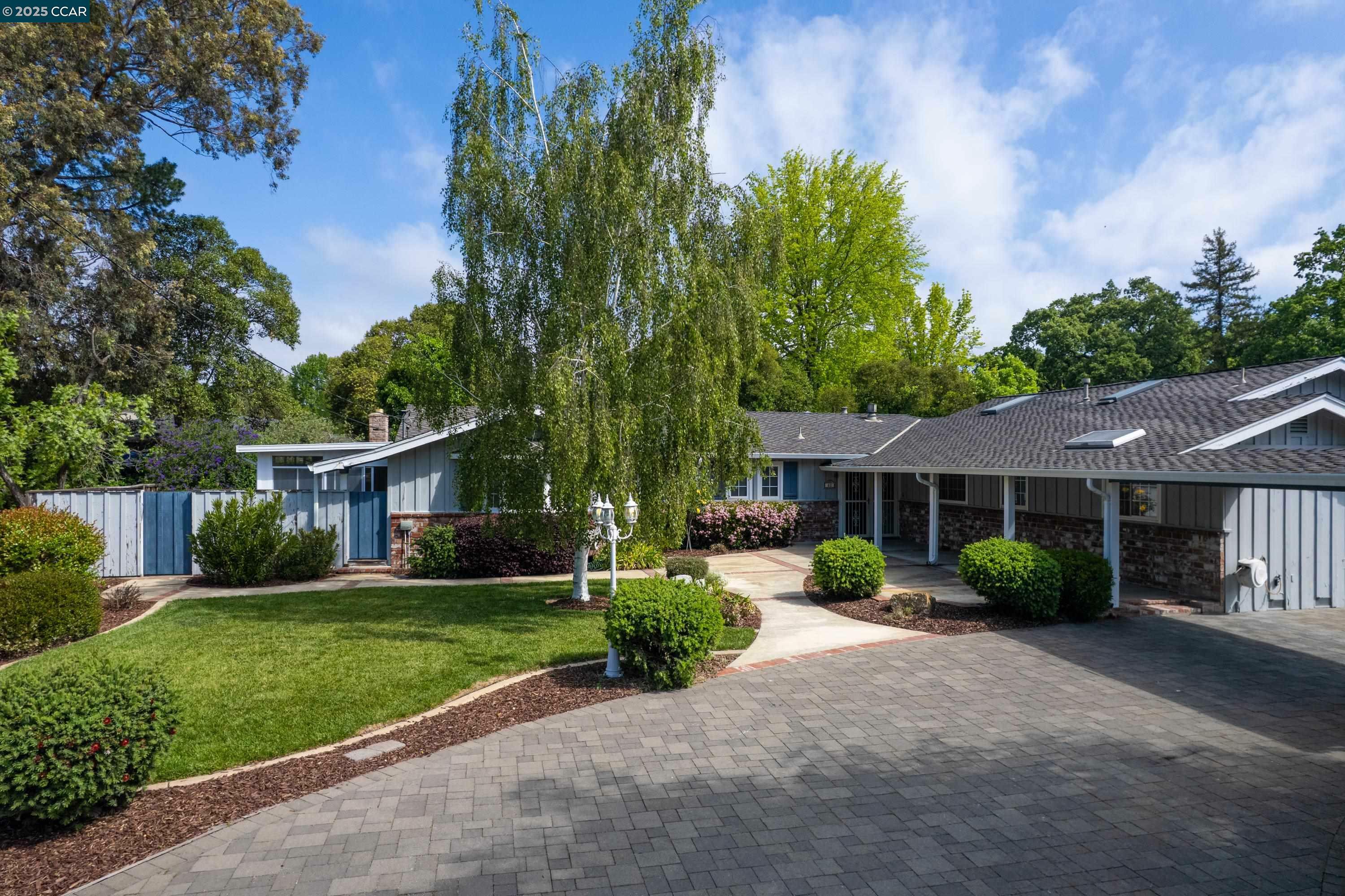 Property Photo: 40 Anderson Circle CA 94595