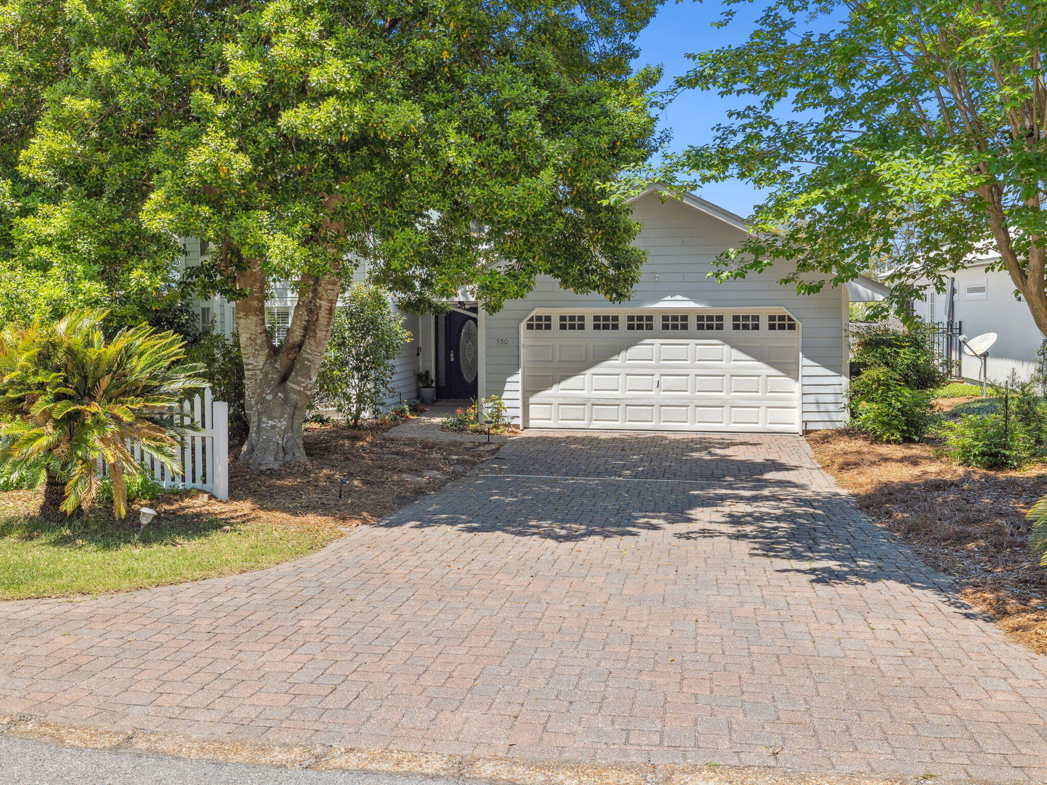 Property Photo: 550 Seabreeze Circle FL 32461