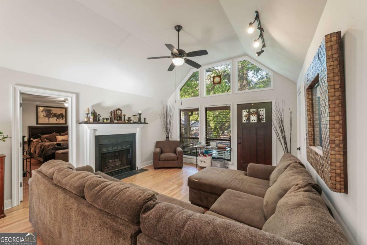 Property Photo: 1910 Volberg Street NW GA 30318