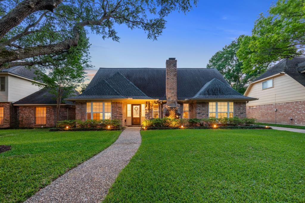 Property Photo:  1154 Dominion Drive  TX 77450 