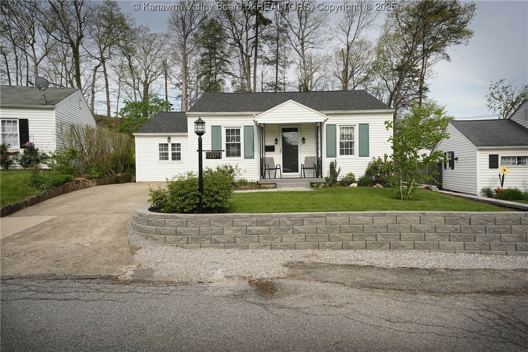 Property Photo: 1005 Cove Way WV 25309