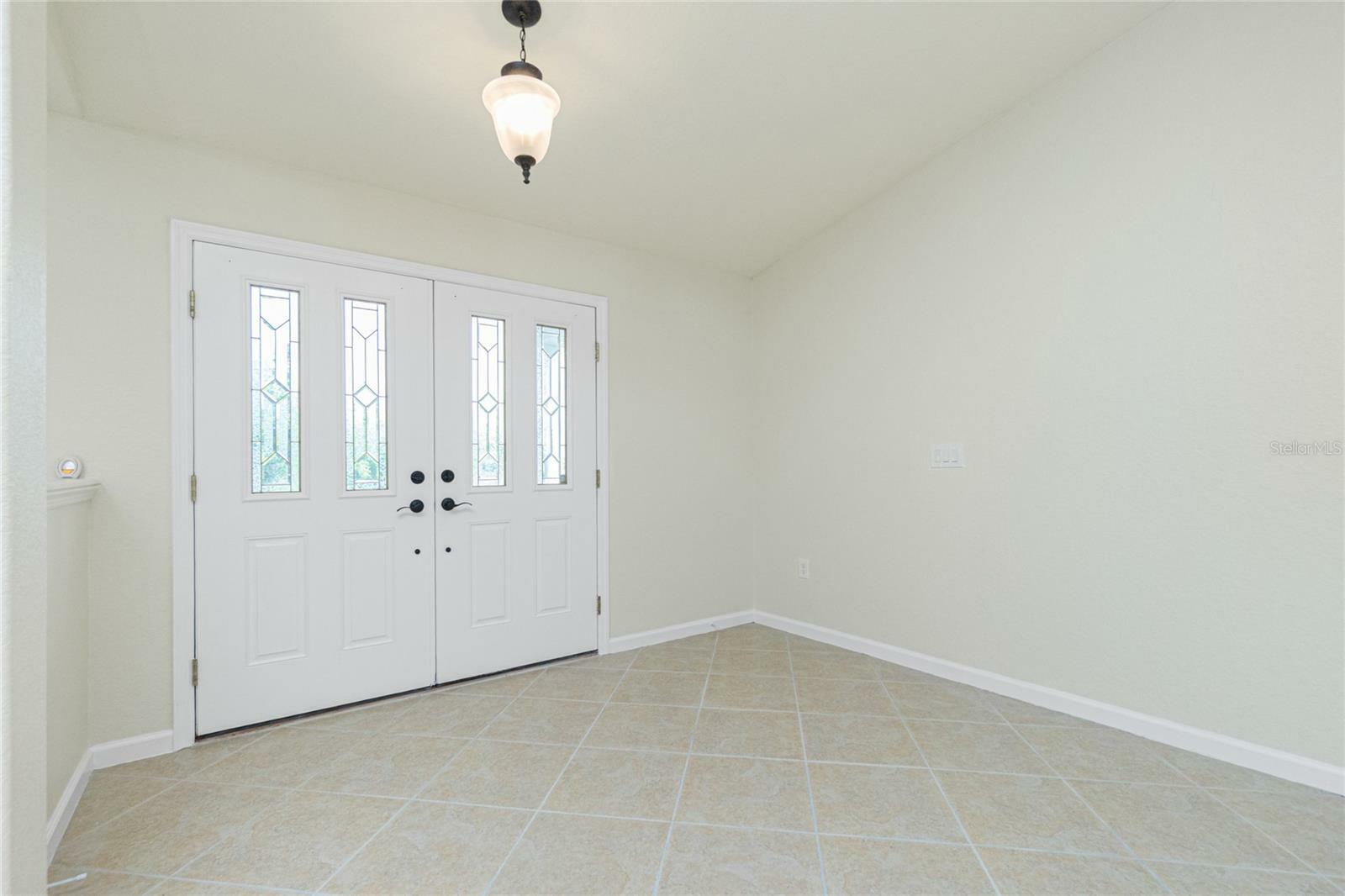 Property Photo: 5611 Ganyard Avenue FL 34291