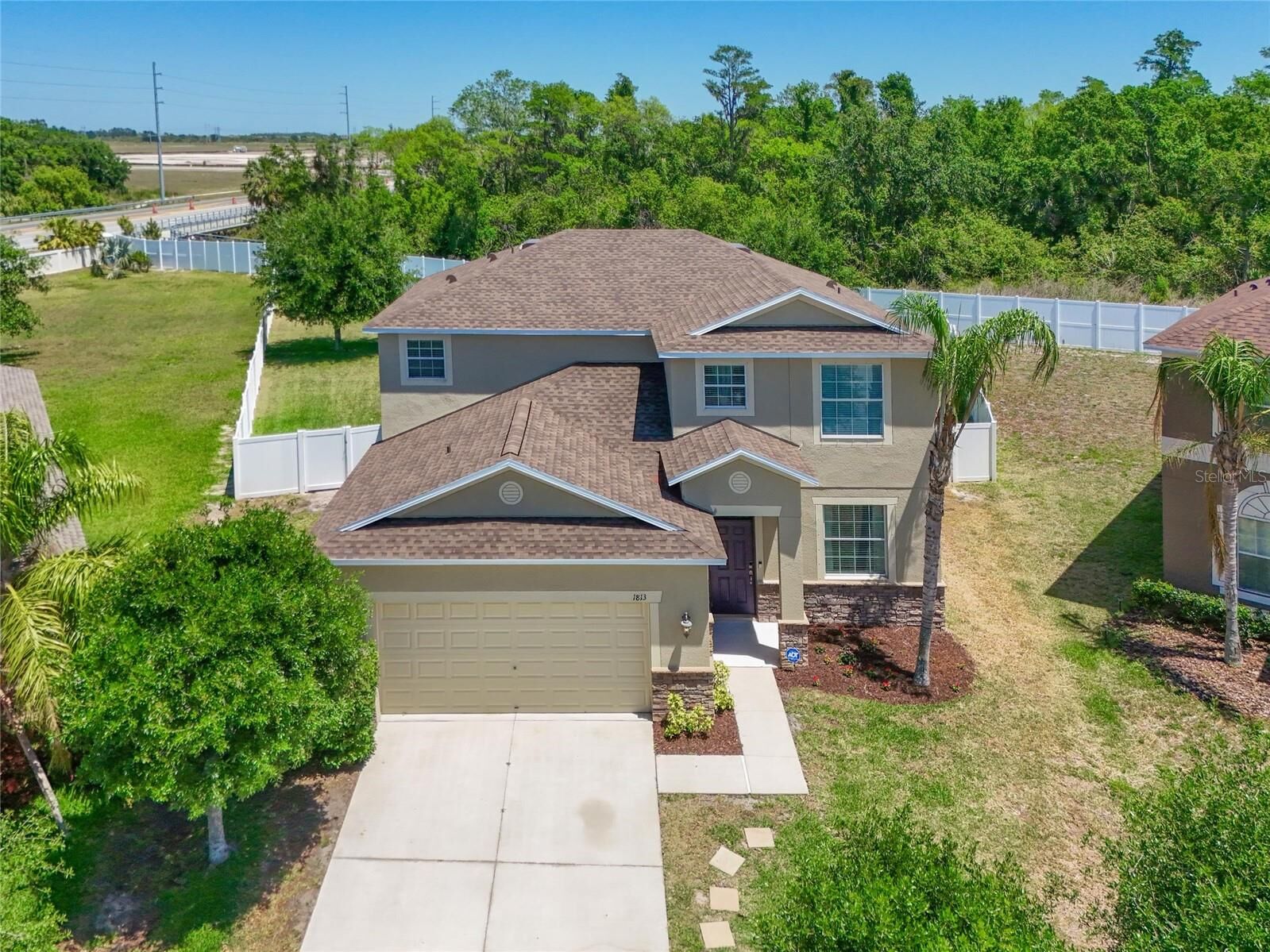 Property Photo: 1813 Oak Pond Street FL 33570