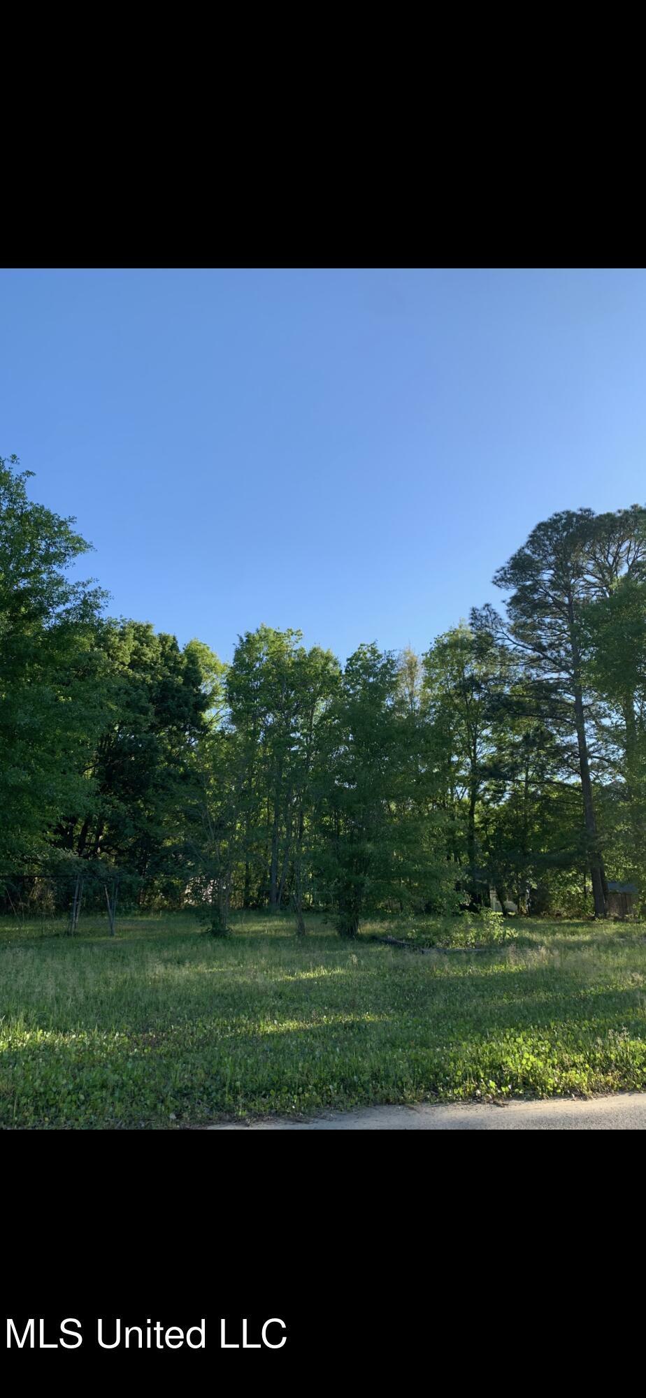 Property Photo: 1457 Rue De Courmont MS 39553