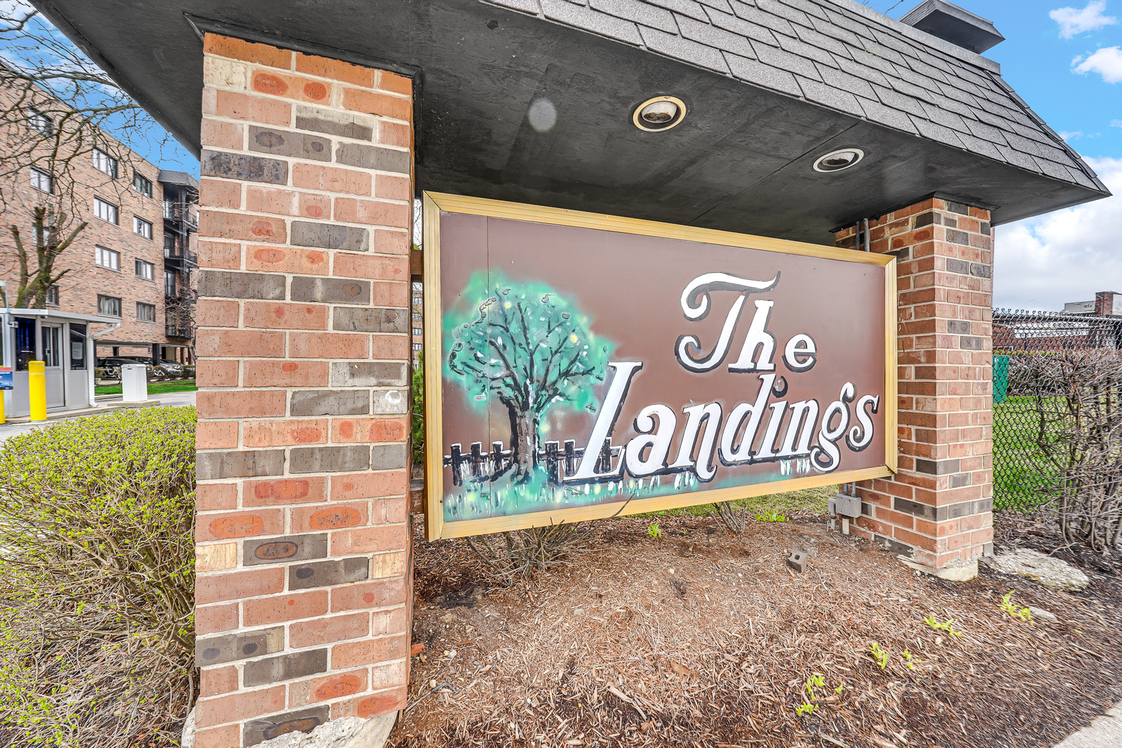 Property Photo: 9335 Landings Lane 202 IL 60016