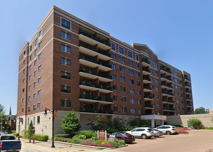 Property Photo: 770 Pearson Street 302 IL 60016