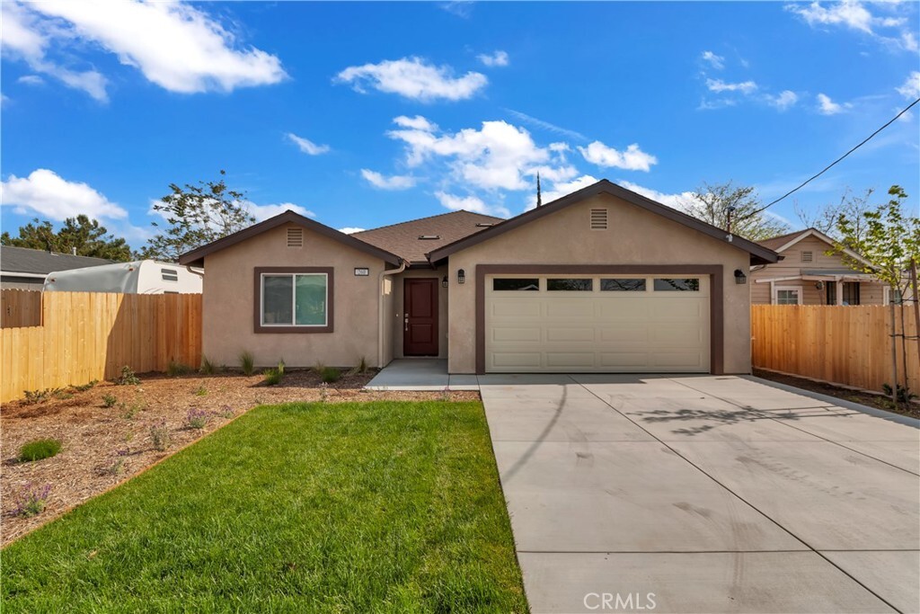 Property Photo:  260 W Stephen Street  CA 92324 