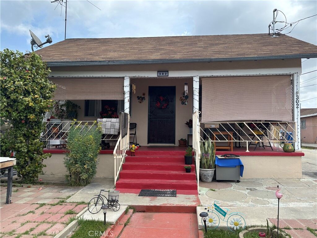Property Photo:  302 N Indiana Street  CA 90063 
