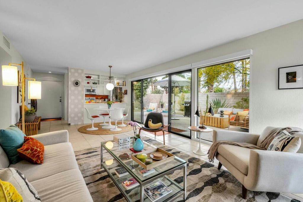 Property Photo: 1903 E Sandalwood Drive CA 92262