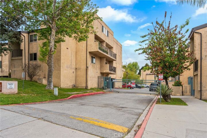 Property Photo:  1725 Neil Armstrong Street 106  CA 90640 