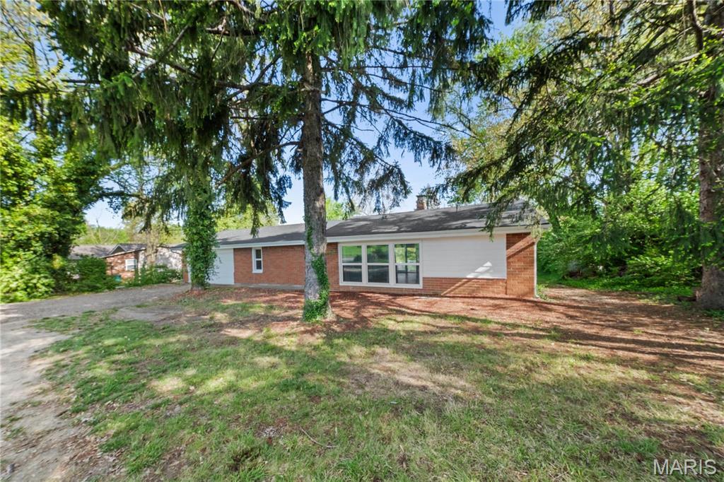 Property Photo:  1919 Parker Road  MO 63138 