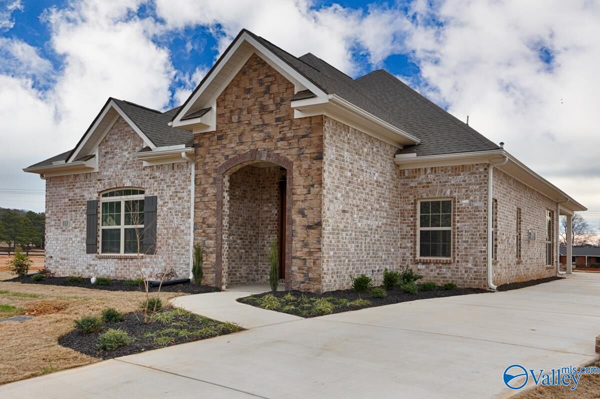 Property Photo:  119 Arbor Creek Trail  AL 35756