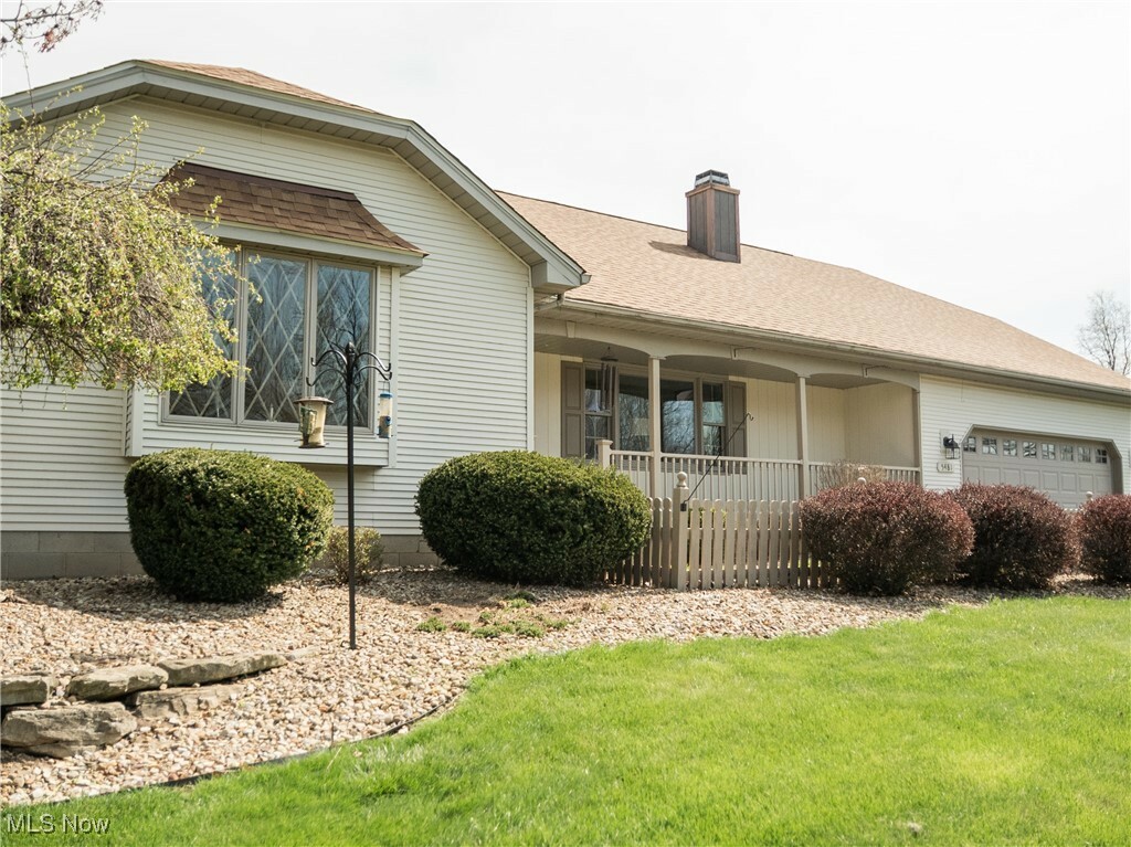 Property Photo: 5481 Walnut Grove Circle OH 44471