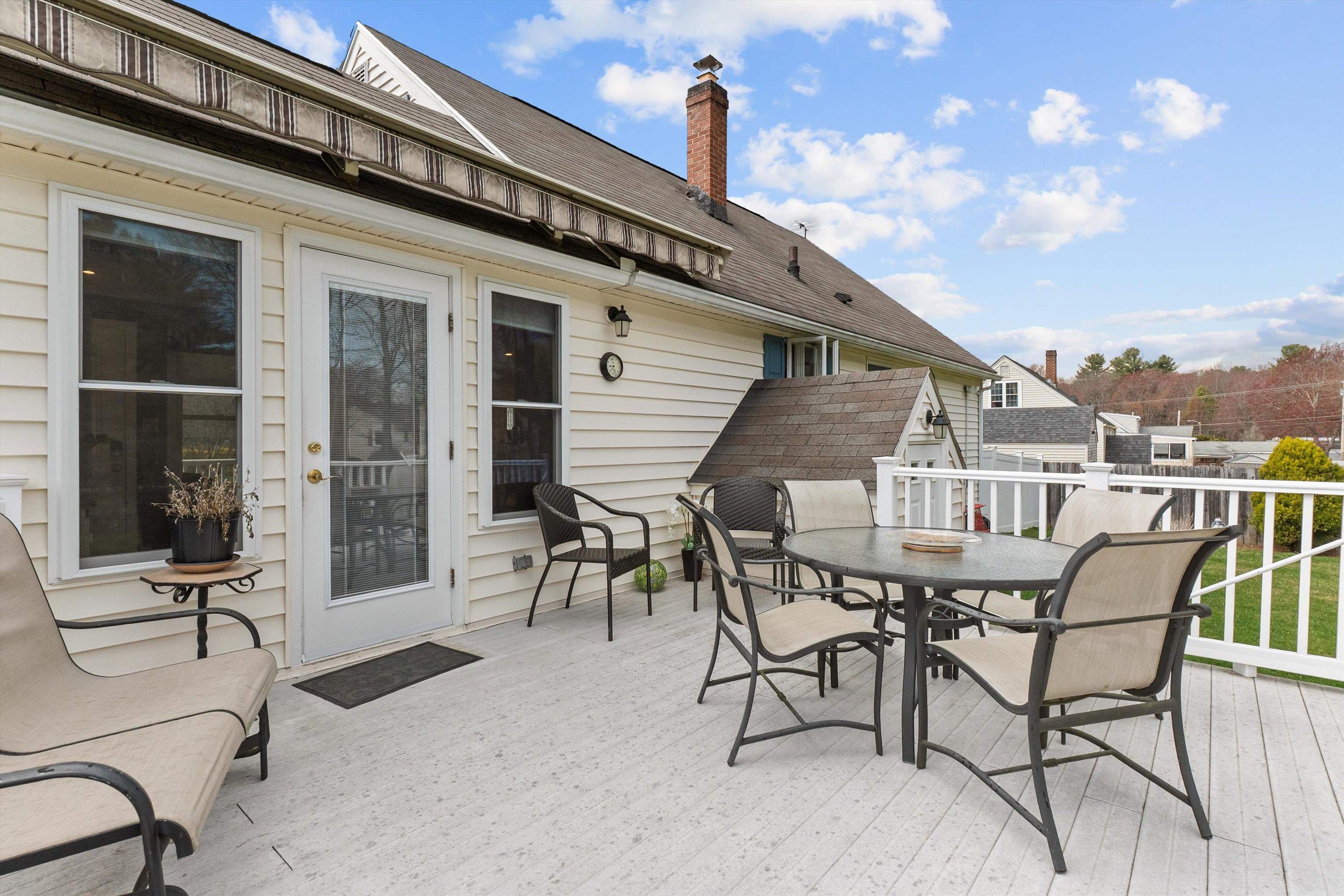 Property Photo: 9 Maclarnon Road NH 03079