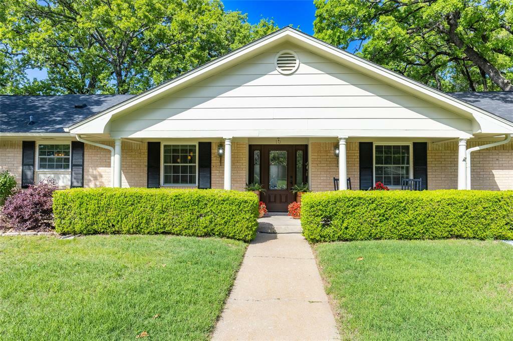 Property Photo: 10 Post Oak Trail TX 75402