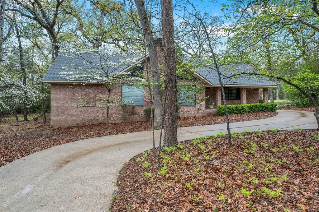 Property Photo: 411 Raton Pass TX 75765